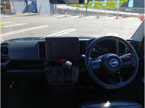 Nissan Clipper Van