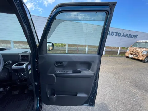 Toyota Pixis Mega