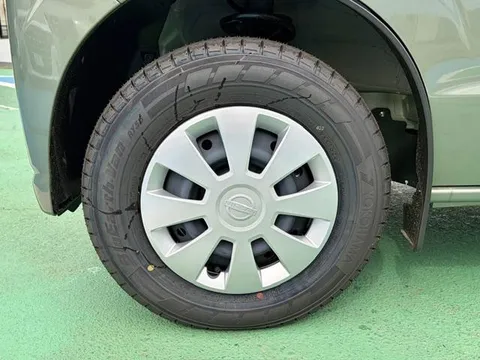 Nissan Clipper Van