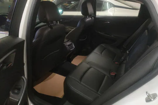 Chevrolet Malibu XL