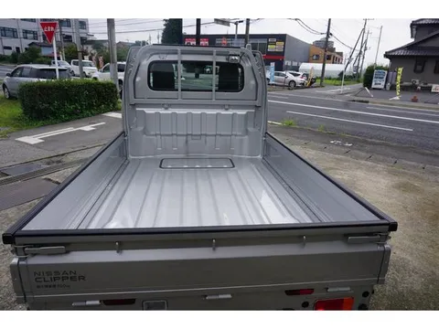 Nissan Clipper Truck