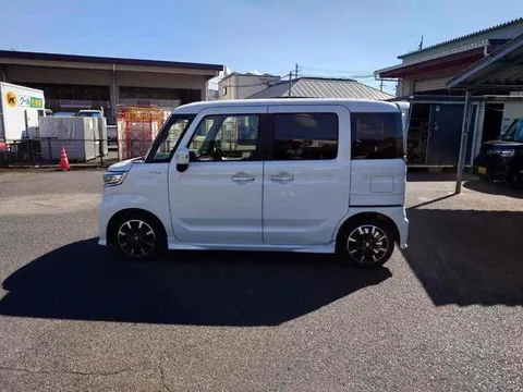 Suzuki Spacia Custom