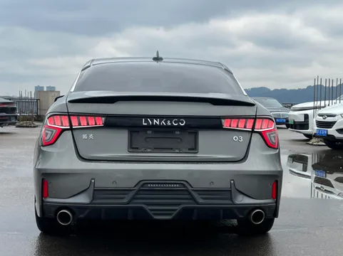 Lynk & Co 03