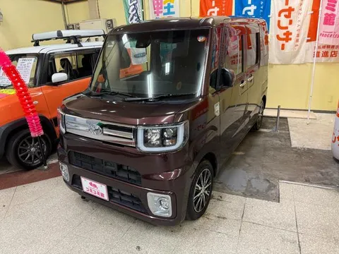 Toyota Pixis Mega