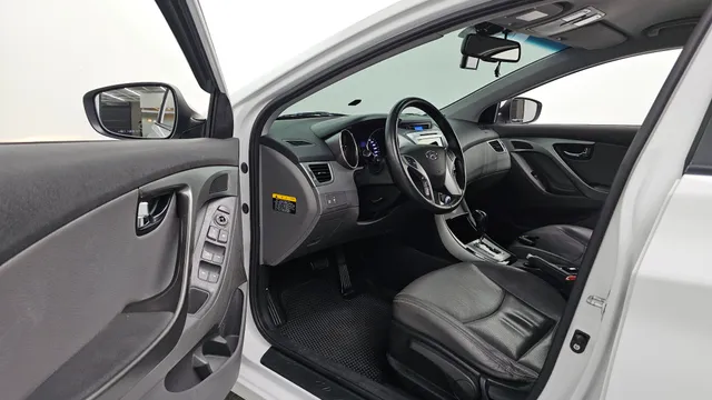 Hyundai Elantra (Avante)