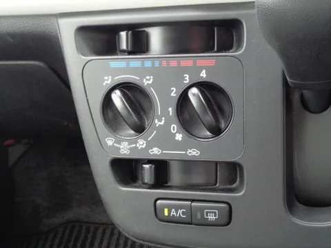 Daihatsu Mira Tocot