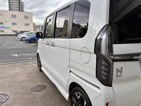Honda N-BOX Custom
