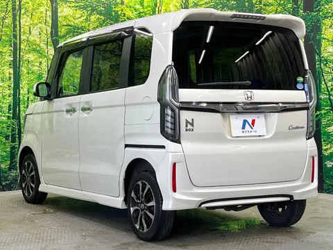 Honda N-BOX Custom