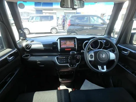 Honda N-BOX Custom
