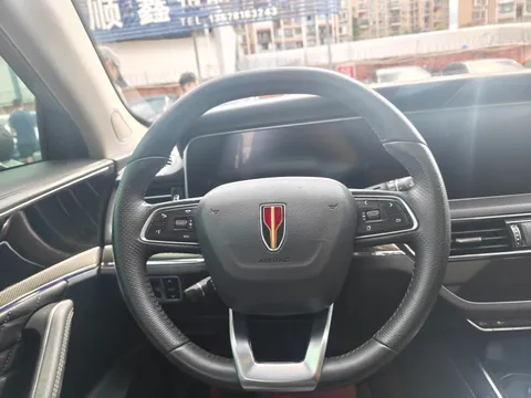 Hongqi HS5