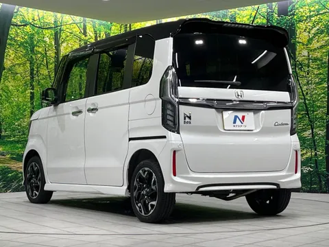 Honda N-BOX Custom