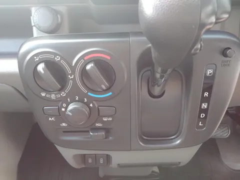 Nissan Clipper Van