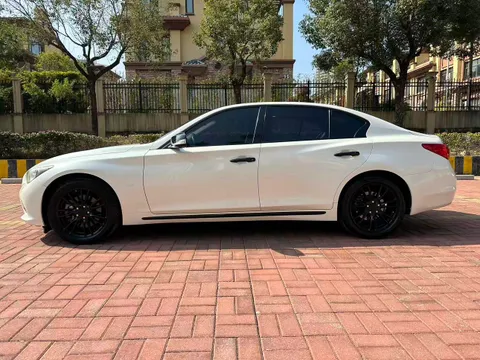 Infiniti Q50L