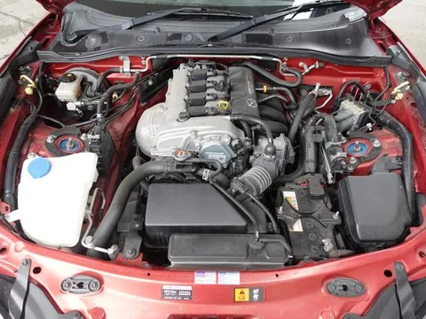 Mazda MX-5 (Roadster)