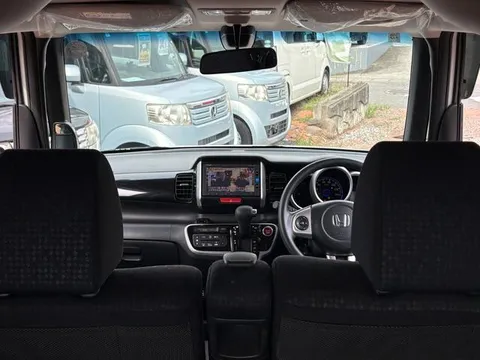 Honda N-BOX Custom