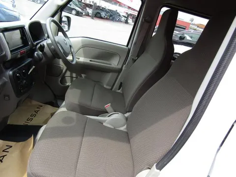 Nissan Clipper Van