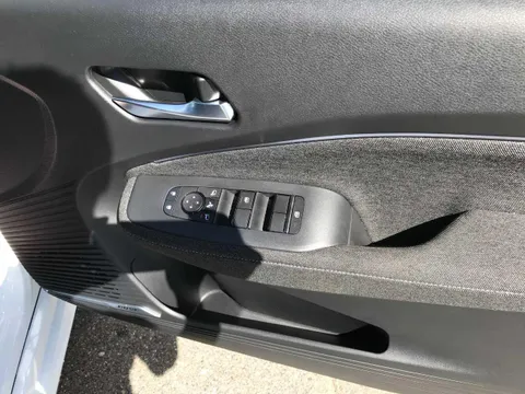 Nissan Note Aura
