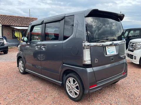 Honda N-BOX Custom
