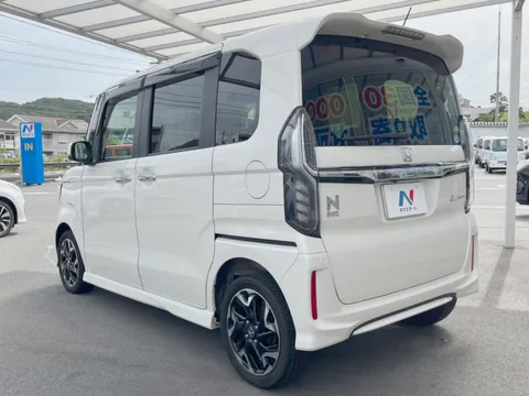 Honda N-BOX Custom