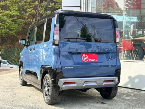 Mitsubishi Delica Mini