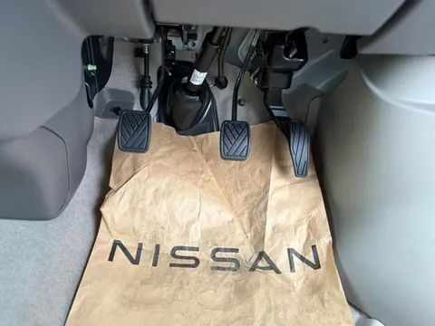 Nissan Clipper Van