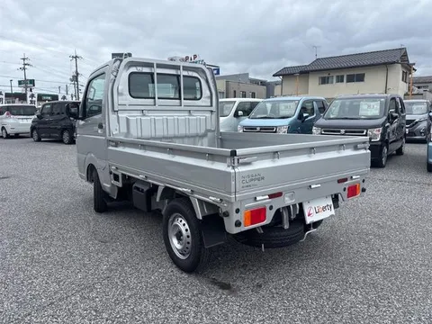Nissan Clipper Truck