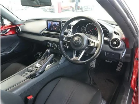Mazda MX-5 (Roadster)