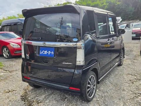 Honda N-BOX Custom