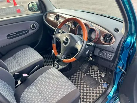 Daihatsu Mira Gino