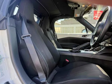 Mazda MX-5 (Roadster)