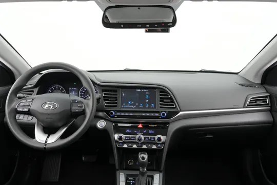 Hyundai Elantra (Avante)