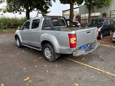 Isuzu RE-MAX