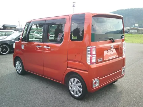 Toyota Pixis Mega