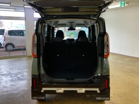 Mitsubishi Delica Mini