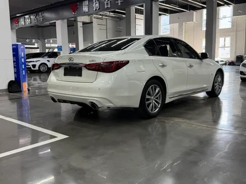 Infiniti Q50L