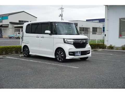 Honda N-BOX Custom
