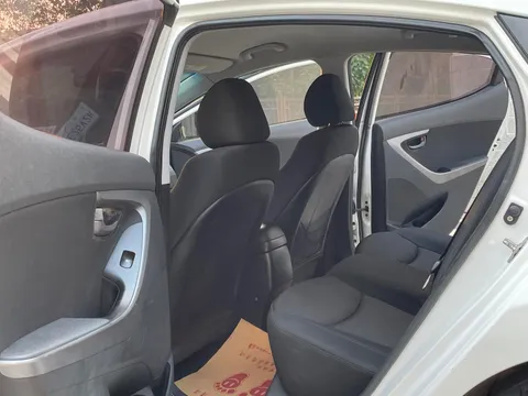 Hyundai Elantra (Avante)