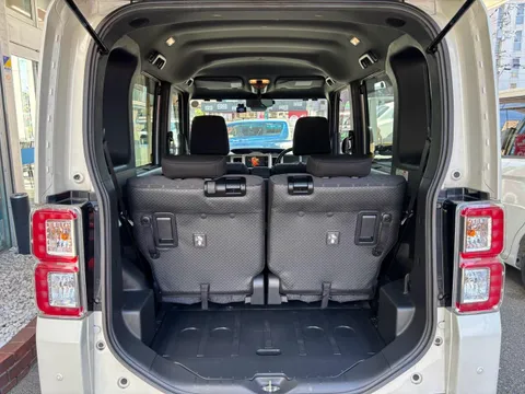 Toyota Pixis Mega