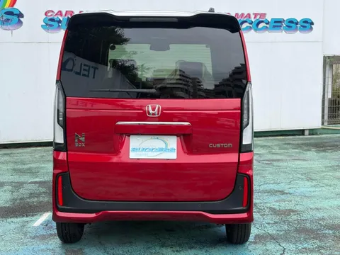 Honda N-BOX Custom