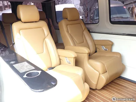 11-Seater Sprinter