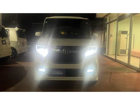 Honda N-BOX Custom