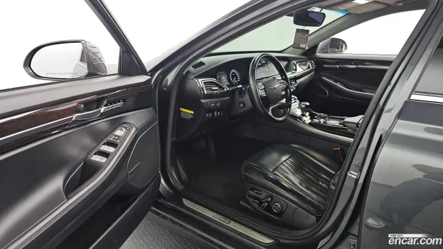 Genesis G90 (EQ900)