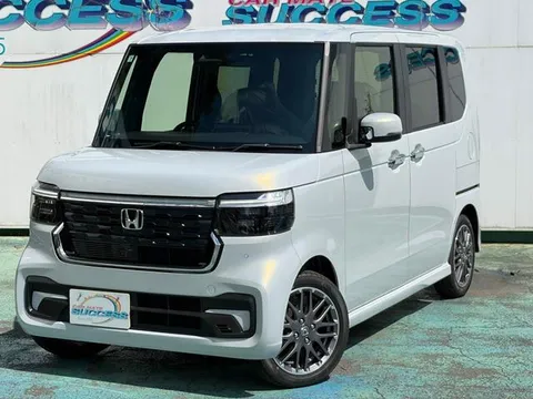 Honda N-BOX Custom