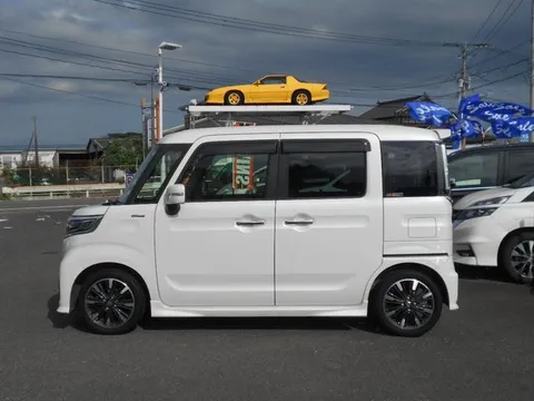 Suzuki Spacia Custom