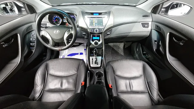 Hyundai Elantra (Avante)