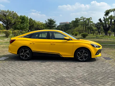 MG MG5