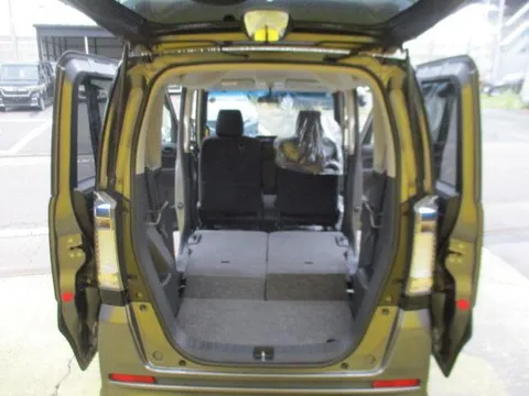 Honda N-BOX Custom
