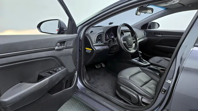 Hyundai Elantra (Avante)