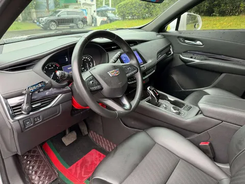 Cadillac XT4