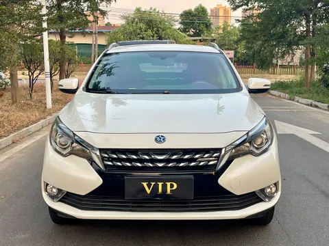 Venucia T90